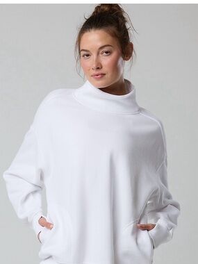 OFFLINE By Aerie Cloud
Fleece Oversized Mockneck Bin#26